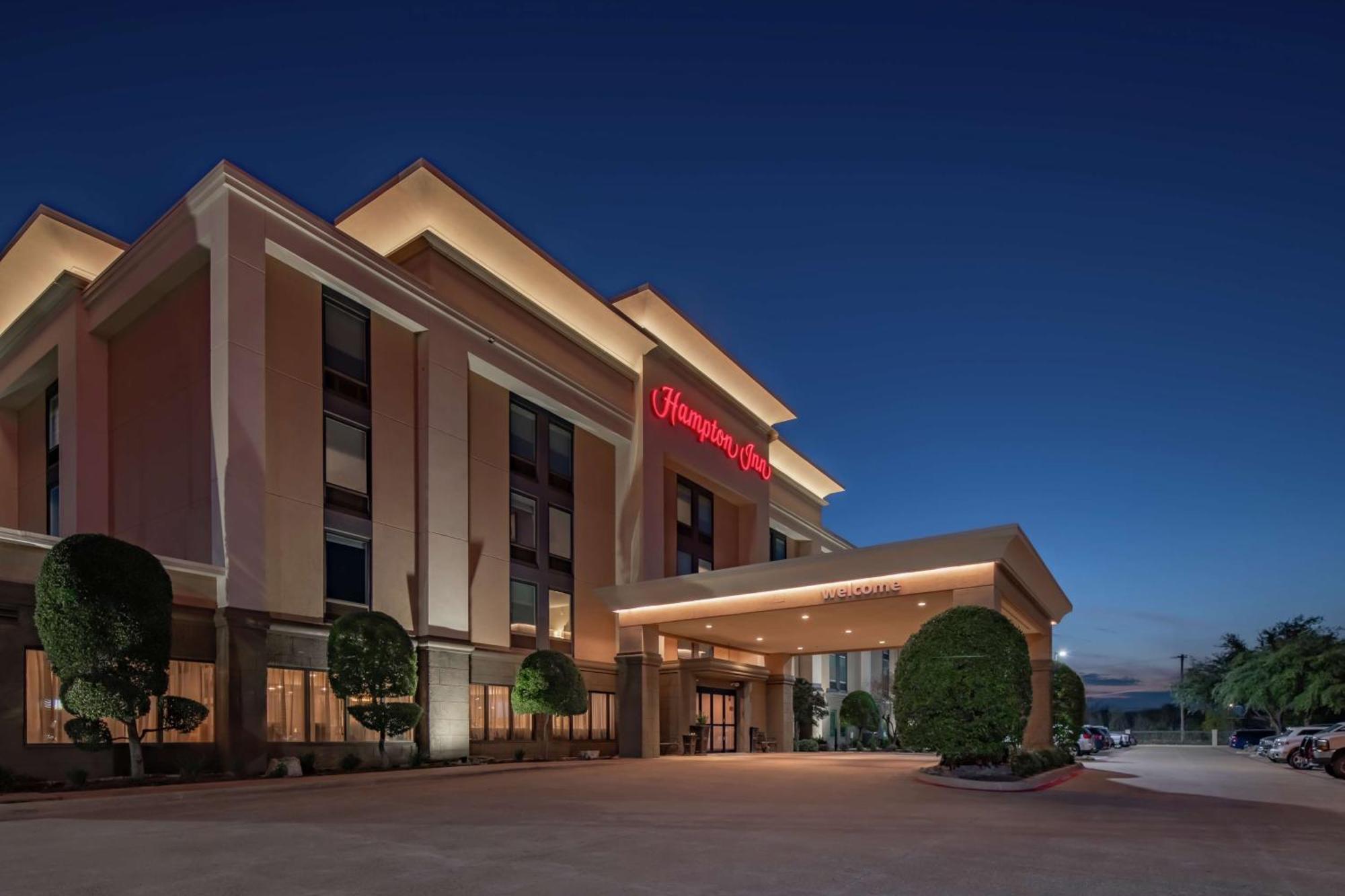 Hampton Inn Waco North Exterior photo
