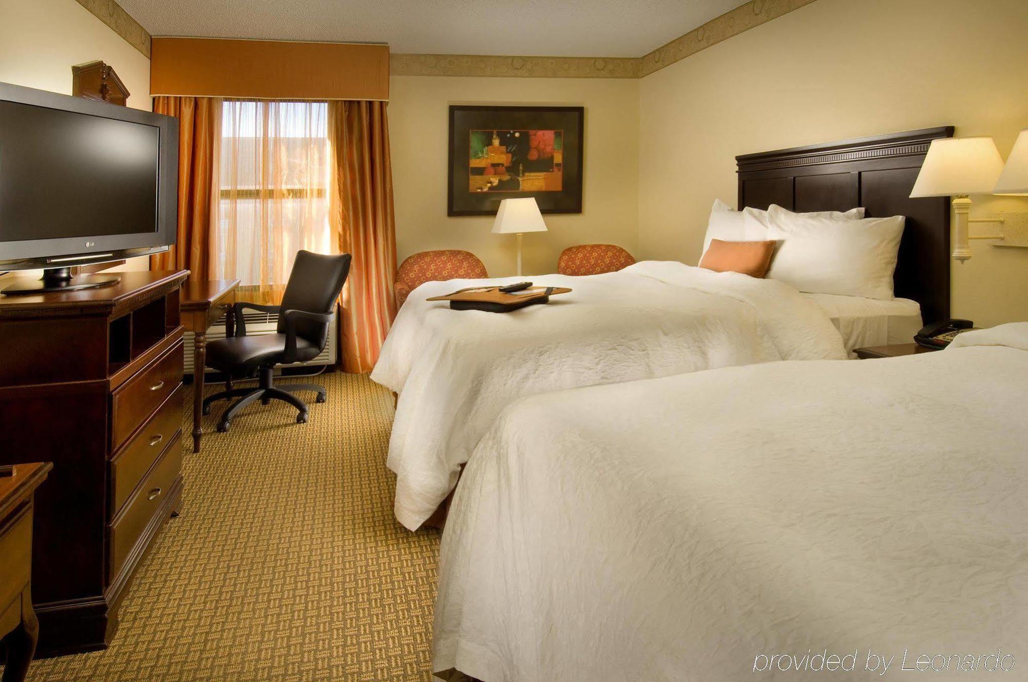 Hampton Inn Waco North Room photo